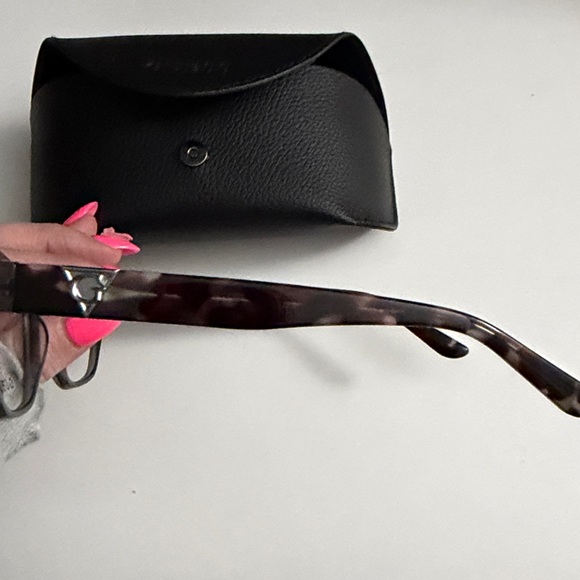 Guess RX glasses - Picture 3 of 4
